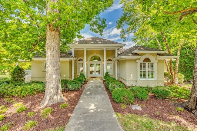 property at 11 Hamilton Woods Ct