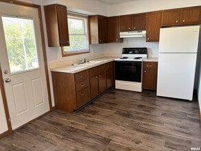 1642 W George Washington Blvd in Davenport, IA - Building Photo - Building Photo