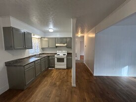 218 Morning Dr in Harriman, TN - Building Photo