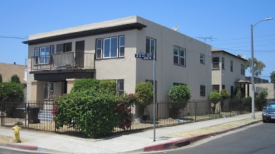 1555 W 35th Pl in Los Angeles, CA - Building Photo