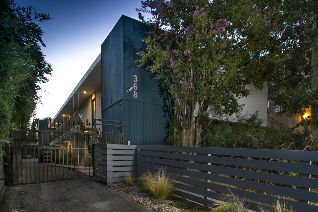 Casa Arroyo in Los Angeles, CA - Building Photo