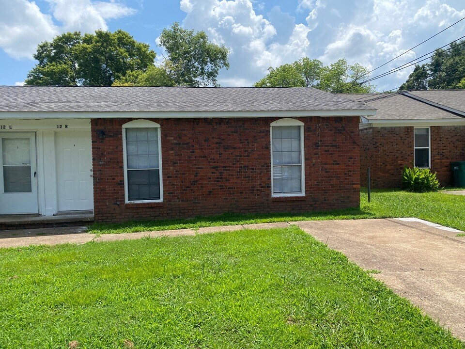 12 Tricia Cv, Unit R in Jackson, TN - Building Photo