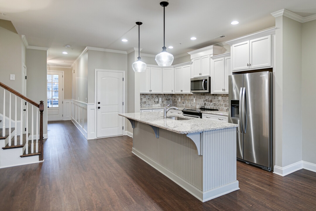 2576 Wellesley Square Dr in Thompson's Station, TN - Building Photo