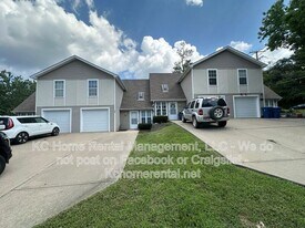 104 Francis St in Liberty, MO - Building Photo