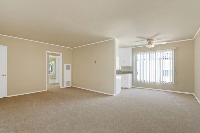 500 California Ave, Unit 17 in Santa Monica, CA - Building Photo - Building Photo