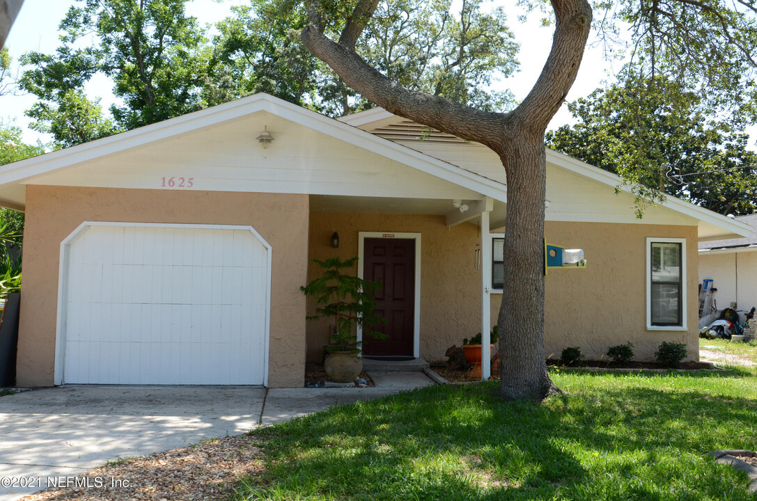 1625 7th St N in Jacksonville Beach, FL - Building Photo