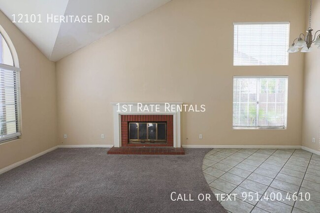 12101 Heritage Dr in Moreno Valley, CA - Foto de edificio - Building Photo