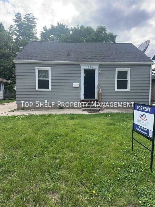 1506 Hutton St in Des Moines, IA - Building Photo