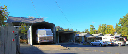 Loomis Motel in Loomis, CA - Building Photo - Building Photo