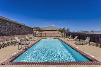 Shiloh Park Townhomes in Plano, TX - Foto de edificio - Building Photo