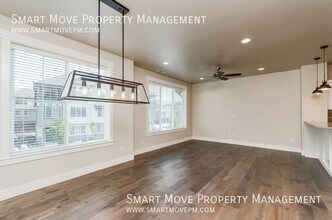 3246 E Front Runner Ln in Boise, ID - Building Photo - Building Photo