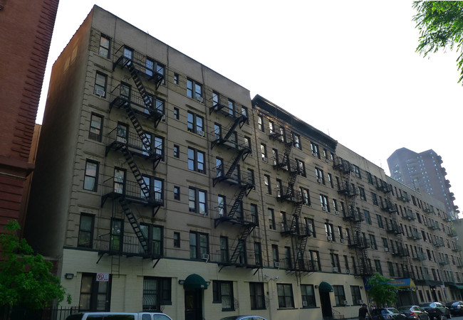 319 E 108th St in New York, NY - Building Photo - Building Photo