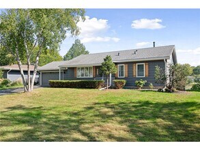 8213 Quinn Rd in Bloomington, MN - Building Photo - Building Photo