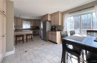 5 Irish Ave in Philadelphia, NY - Building Photo - Building Photo
