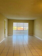 8515 Sunrise Lakes Blvd, Unit 303 in Sunrise, FL - Building Photo - Building Photo