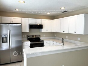247 Southbridge Cir in Kissimmee, FL - Foto de edificio - Building Photo