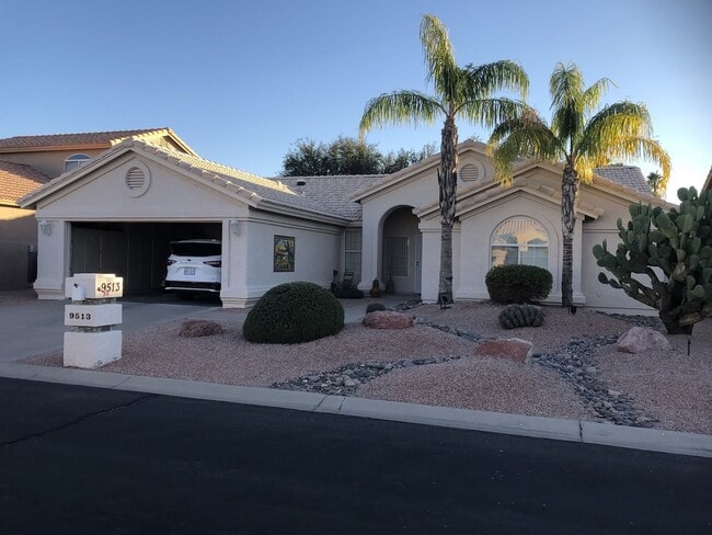 9513 E Champagne Dr in Sun Lakes, AZ - Foto de edificio - Building Photo