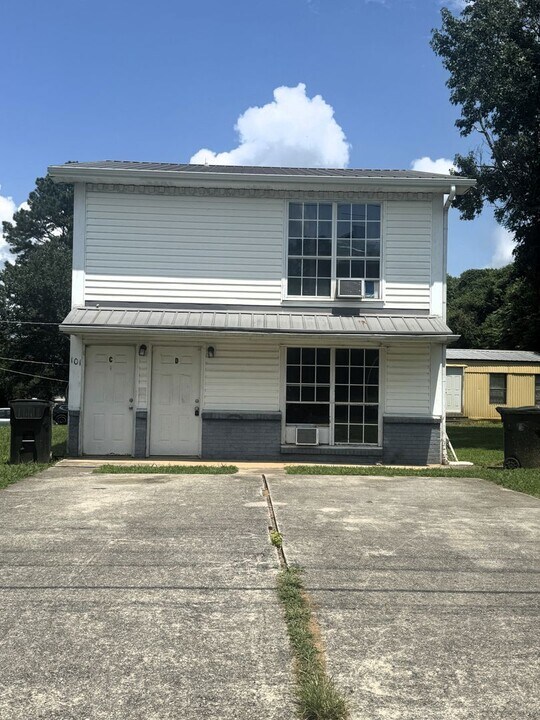 101 Ike Rd in Owens Cross Roads, AL - Building Photo