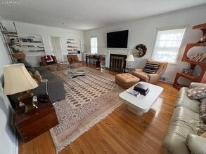 106 Trumbull Rd in Manhasset, NY - Building Photo - Building Photo