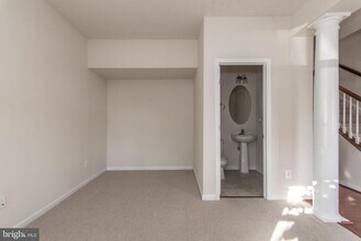 25514 Feltre Terrace in Chantilly, VA - Building Photo - Building Photo