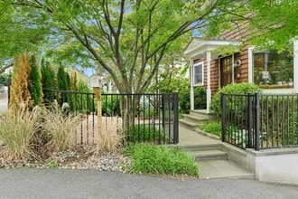 130 N Water St in Greenwich, CT - Building Photo - Building Photo