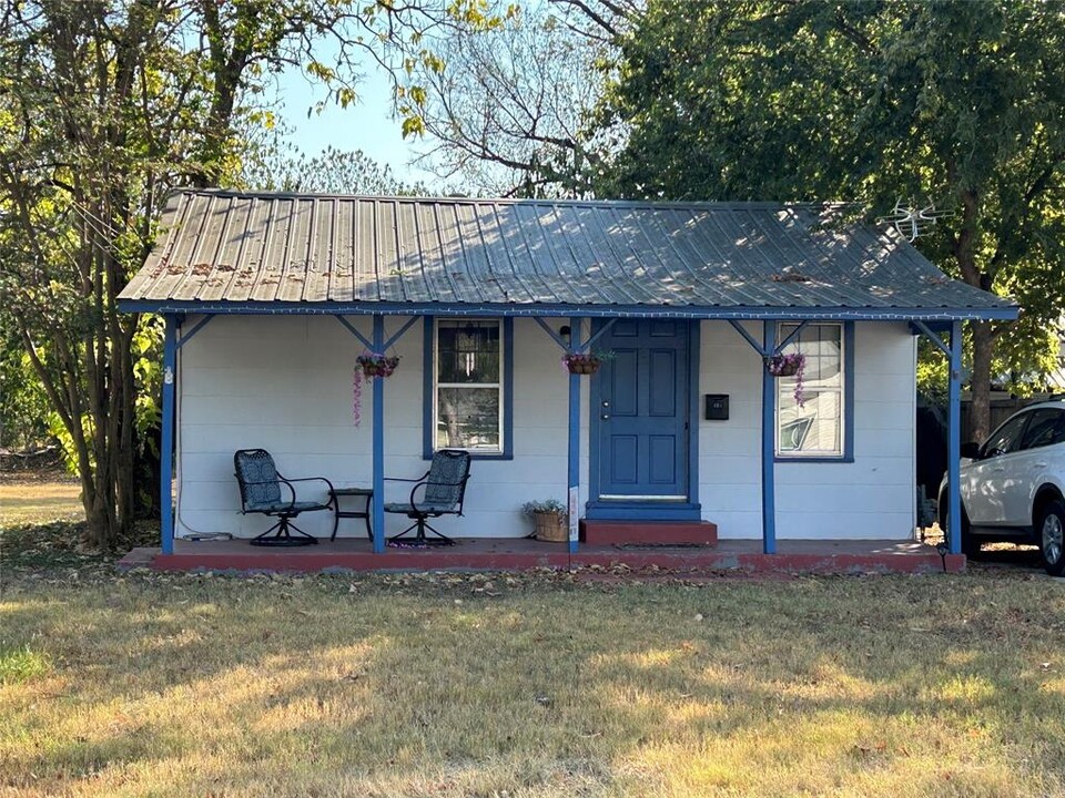 803 Hill St in Bastrop, TX - Building Photo