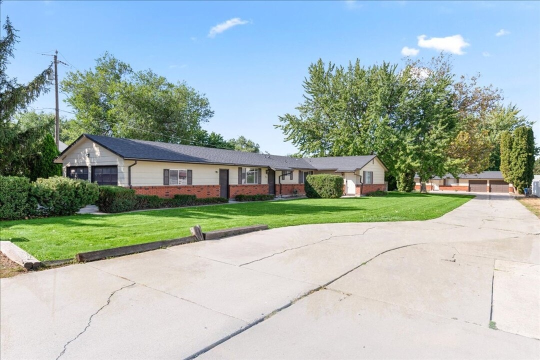 1687 S Phillippi St in Boise, ID - Building Photo