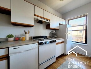 3449 N Sheffield Ave, Unit GDN in Chicago, IL - Building Photo - Building Photo