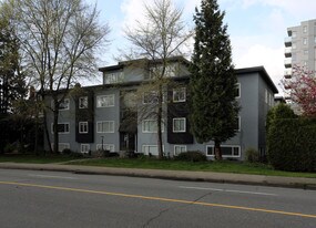 Queens Gate Apartments in Vancouver, BC - Building Photo
