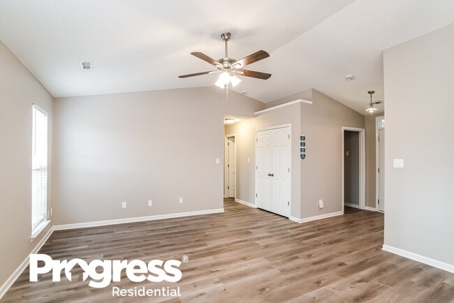 5720 Shining Oak Ln in Charlotte, NC - Building Photo - Building Photo