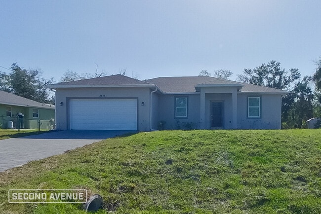 2445 W Jacoby Cir in North Port, FL - Building Photo - Building Photo