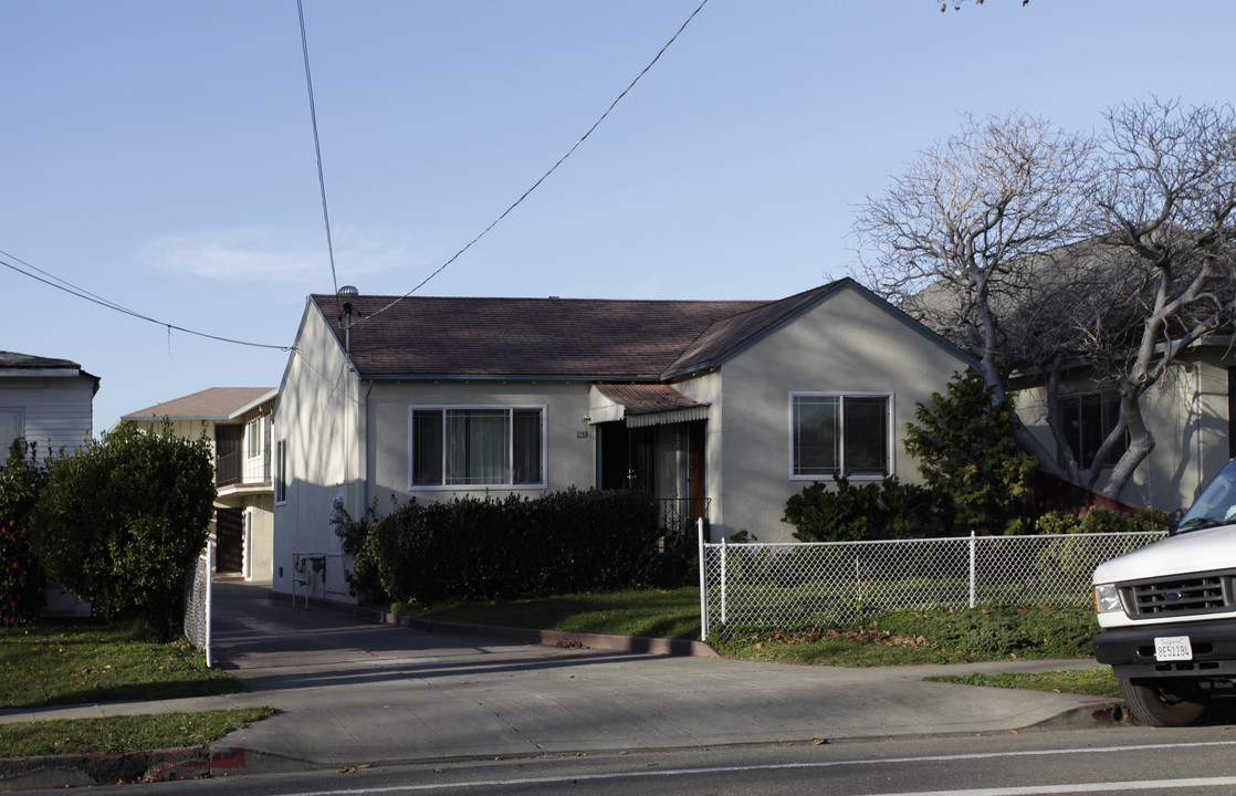 484 B St in Hayward, CA - Building Photo