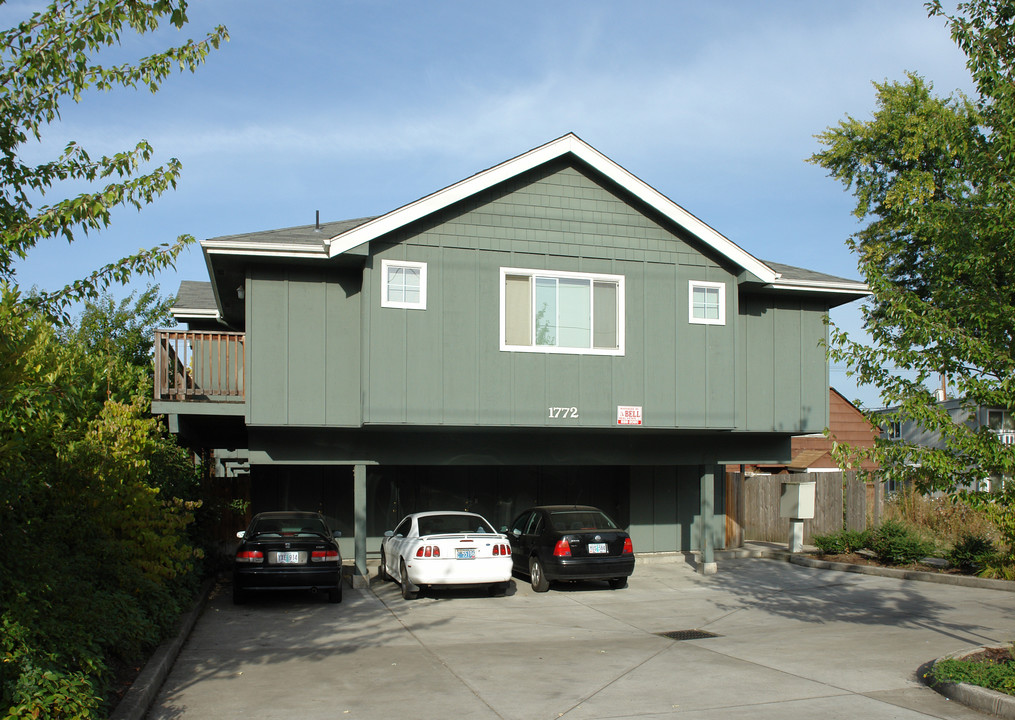 1772 Hilyard St in Eugene, OR - Building Photo