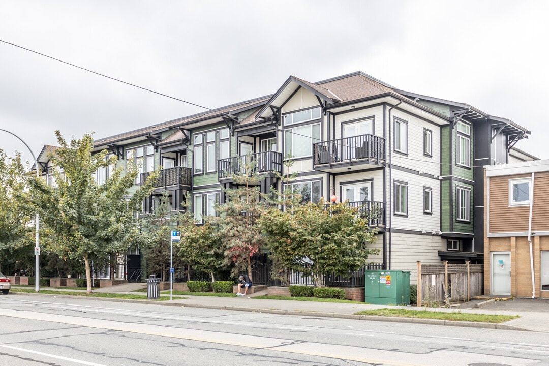 Lingo in Surrey, BC - Building Photo