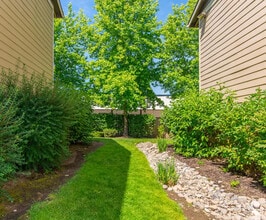 Alexan Park Commons in Gresham, OR - Foto de edificio - Building Photo