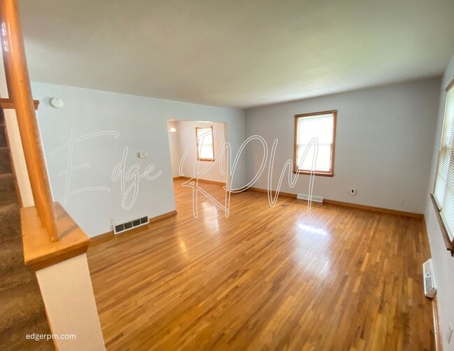 222 Walnut St in Cedar Falls, IA - Building Photo - Building Photo