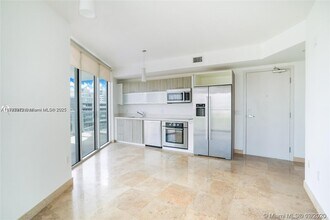 6700 Indian Creek Dr, Unit 501 in Miami Beach, FL - Foto de edificio - Building Photo