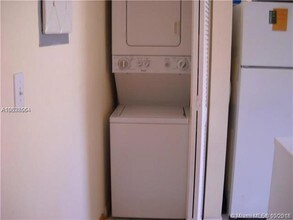 1255 Pennsylvania Ave-Unit -311 in Miami Beach, FL - Building Photo - Building Photo