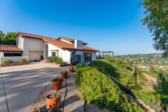 4372 Park Vicente in Calabasas, CA - Building Photo - Building Photo