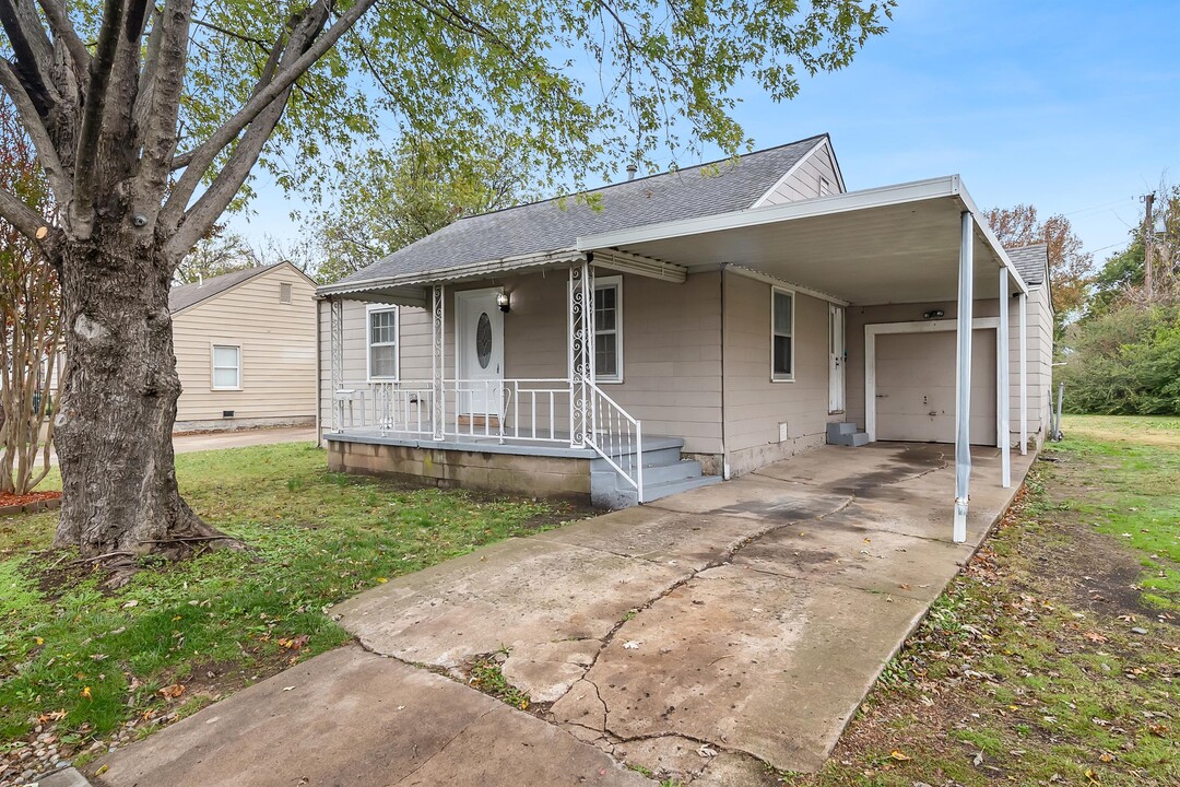 220 S 71st E Ave in Tulsa, OK - Building Photo