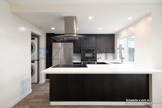 5175 Mt Alifan Dr in San Diego, CA - Foto de edificio - Building Photo