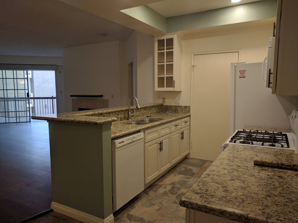 10021 Tabor St, Unit #206 in Los Angeles, CA - Foto de edificio