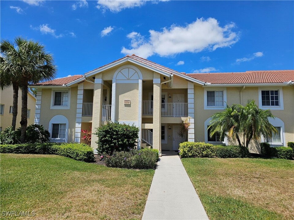 7761 Jewel Ln in Naples, FL - Foto de edificio