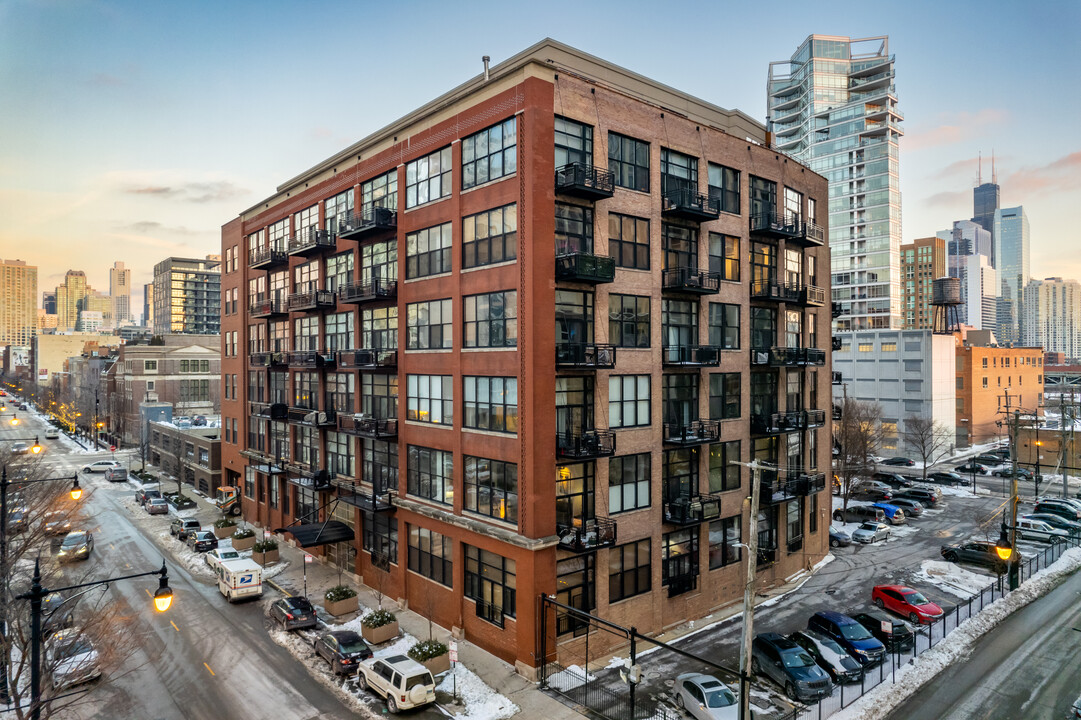 River North Commons in Chicago, IL - Building Photo