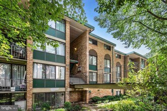 505 N Armistead St-Unit -102 in Alexandria, VA - Building Photo - Building Photo