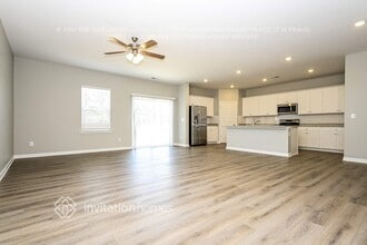 528 Almere Dr in Hampton, GA - Building Photo - Building Photo