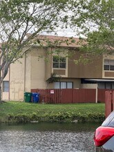 3025 W Missionwood Cir in Miramar, FL - Foto de edificio - Building Photo