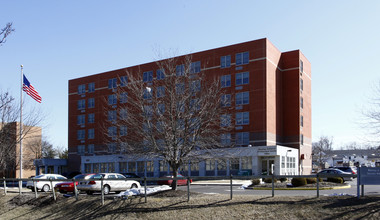 Deptford Park Apartments in Woodbury, NJ - Building Photo - Building Photo