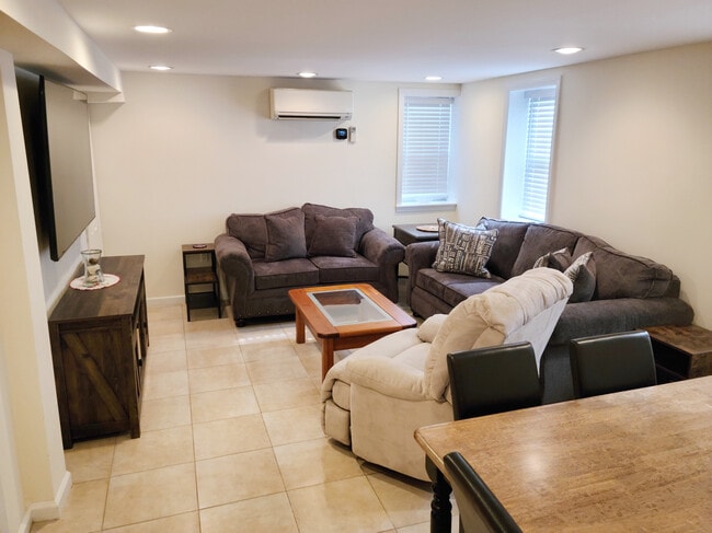 519 E Market St, Unit 1a