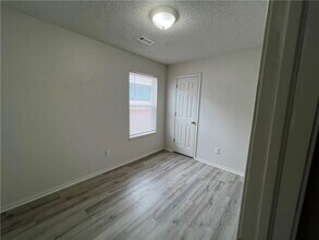 609 Marigold Ave in Springdale, AR - Foto de edificio - Building Photo